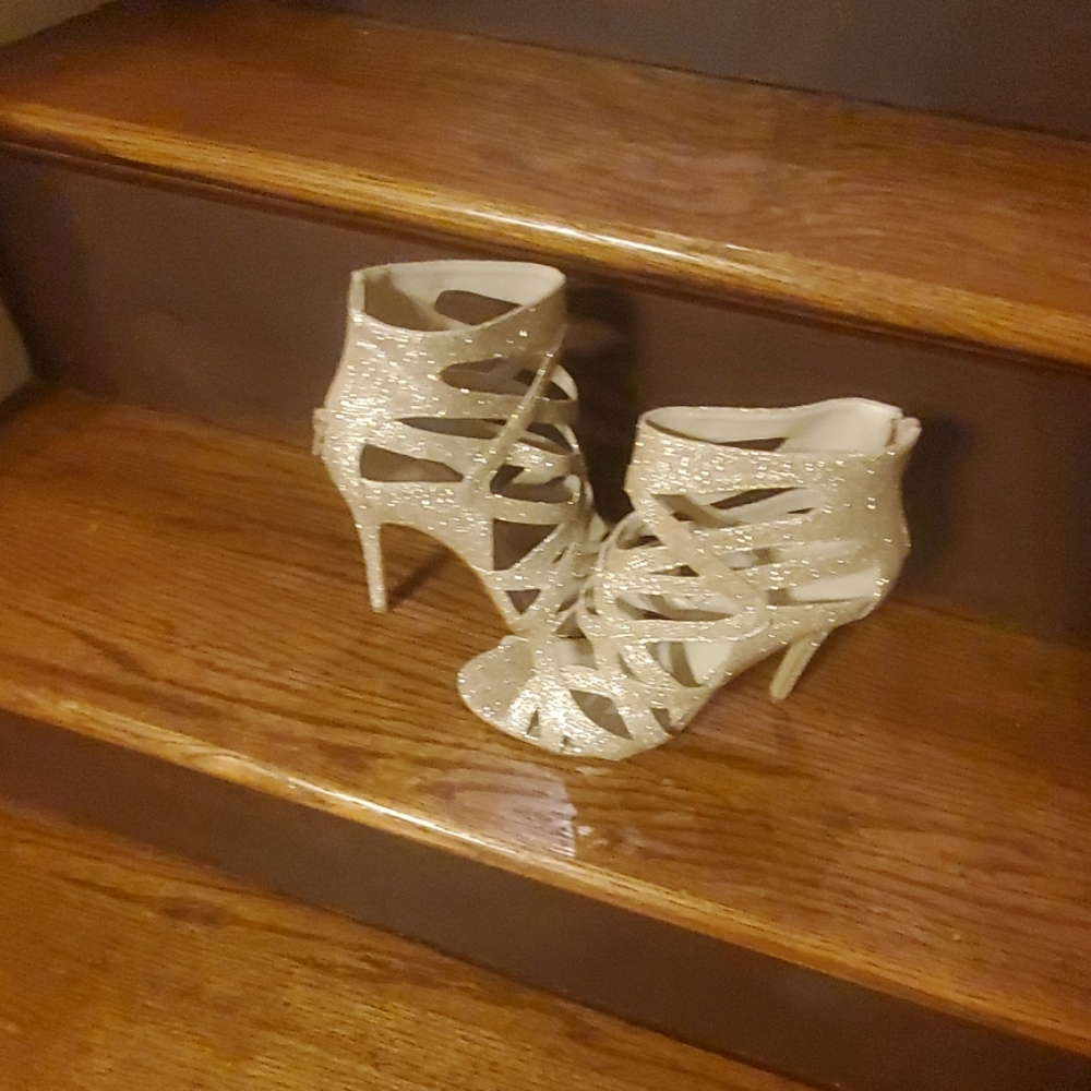 Shoes - Picture 3 of 3